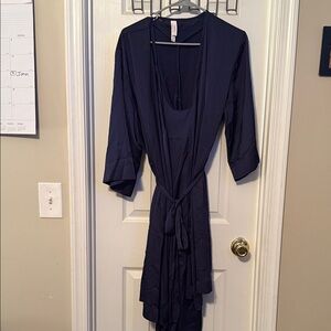 NWOT TWO PIECE Women’s Elegant Navy Blue nightgown and robe